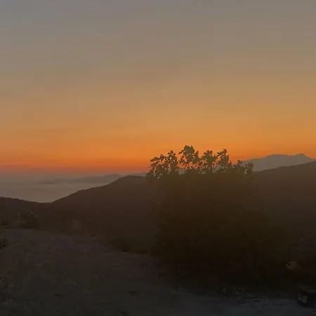 Gorgona, Maison Cycladique *