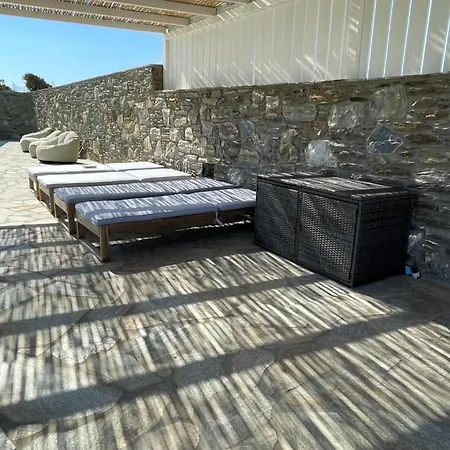 Gorgona, Maison Cycladique Gavrio