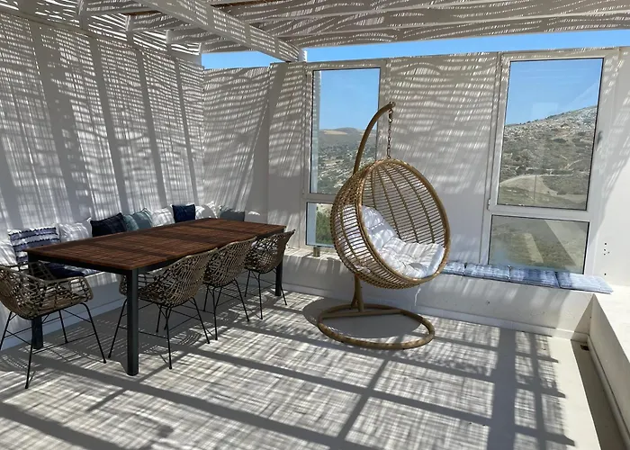 Gorgona, Maison Cycladique *